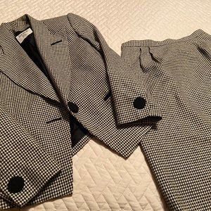 Ladies skirt suit